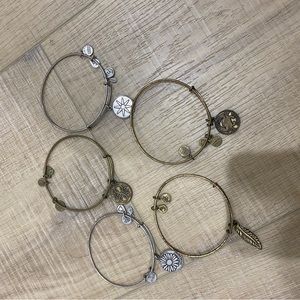 🔴Lot of Alex and Ani bracelets (silver and gold)